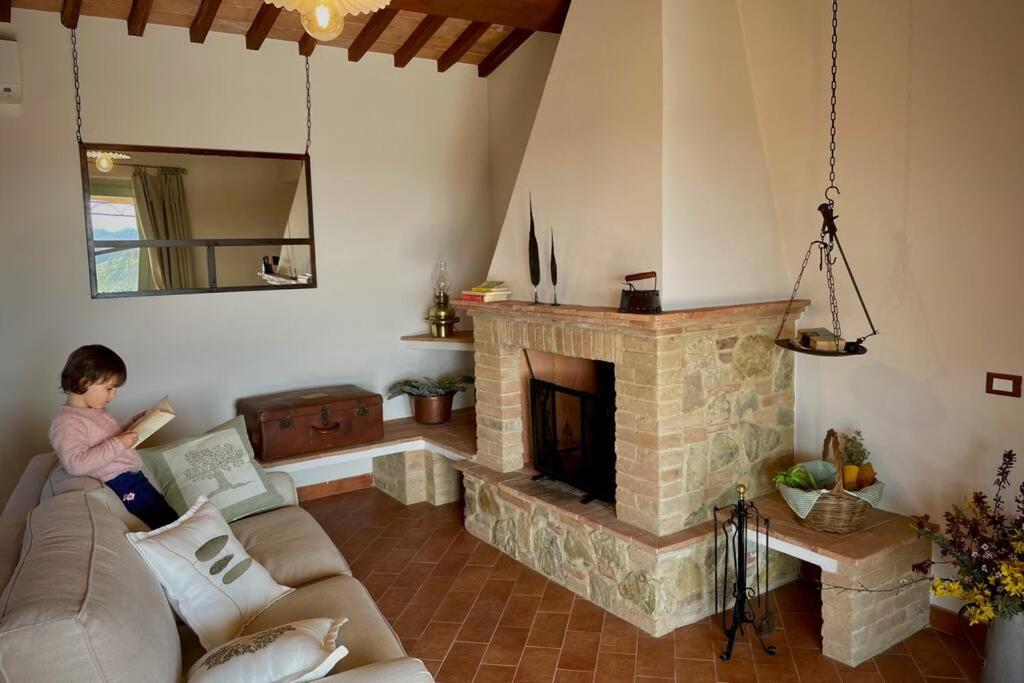Osteria Delle Noci La Casina Della Quercia, Your Tuscan Oak Tree House מראה חיצוני תמונה